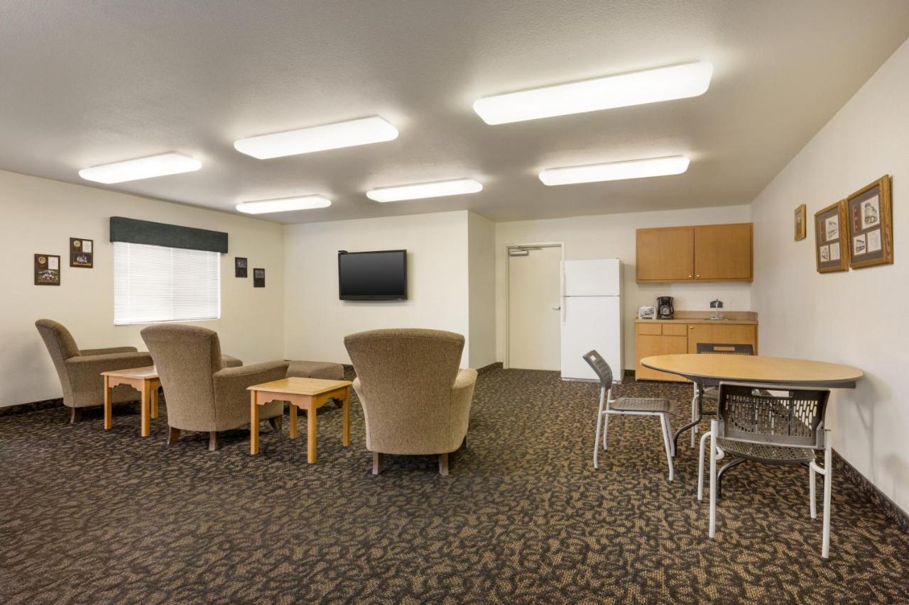 Travelodge By Wyndham Alpine Exteriér fotografie